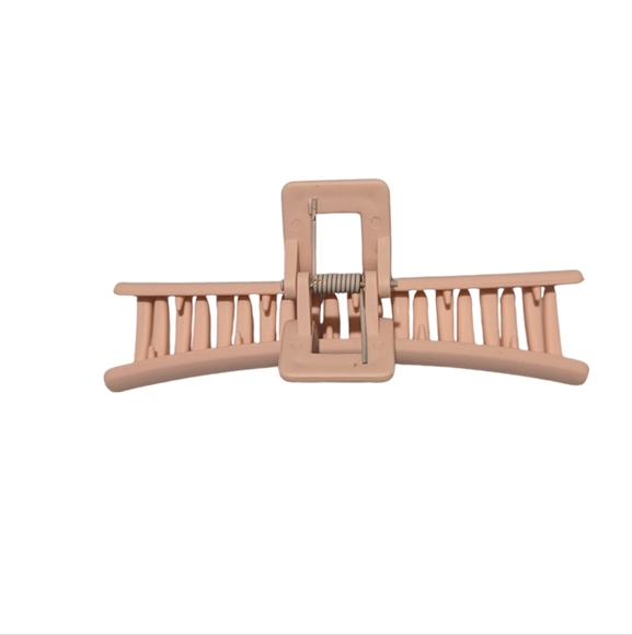 🍁 3/$15 Boutique Claw Hair Clip - Picture 4 of 6